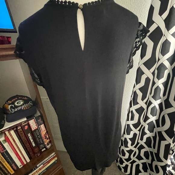 Mixed Media Flutter Sleeve Top - Picture 3 of 6